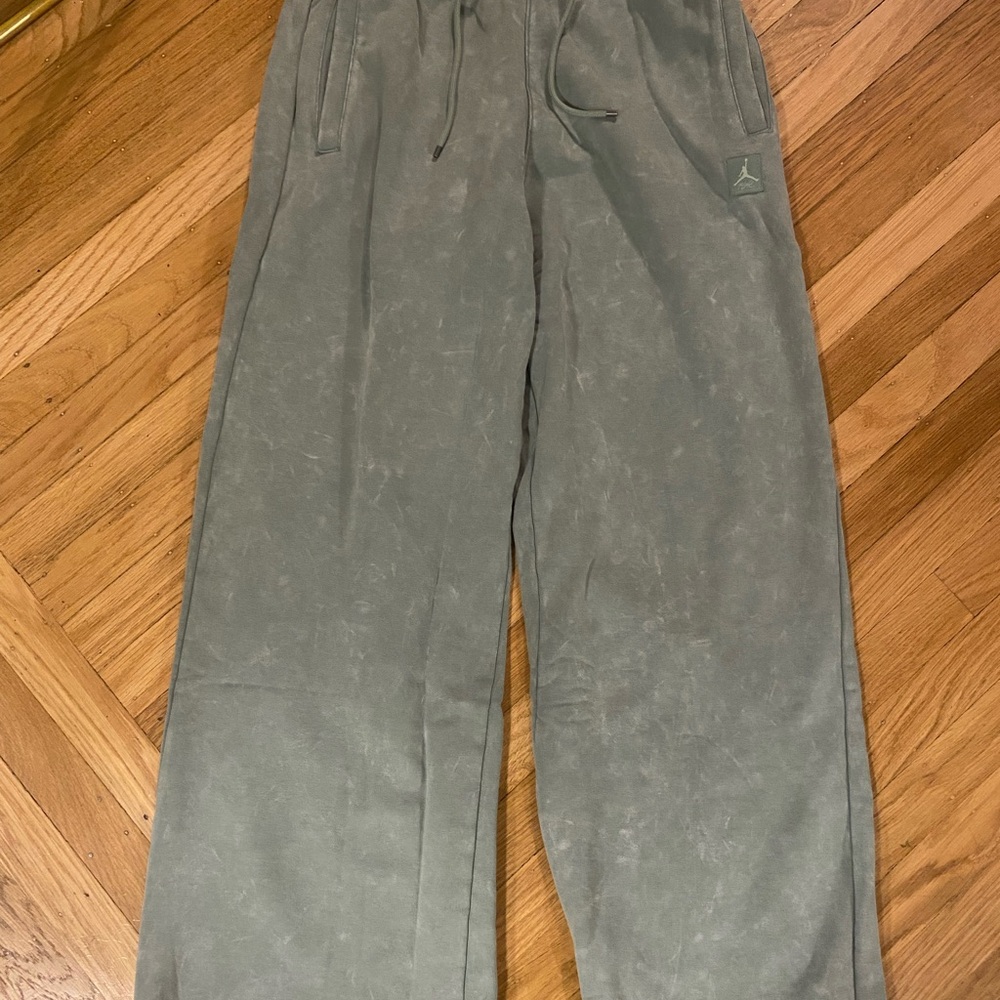 Jordan Flight Fleece Women's Open-Hem Trousers light green